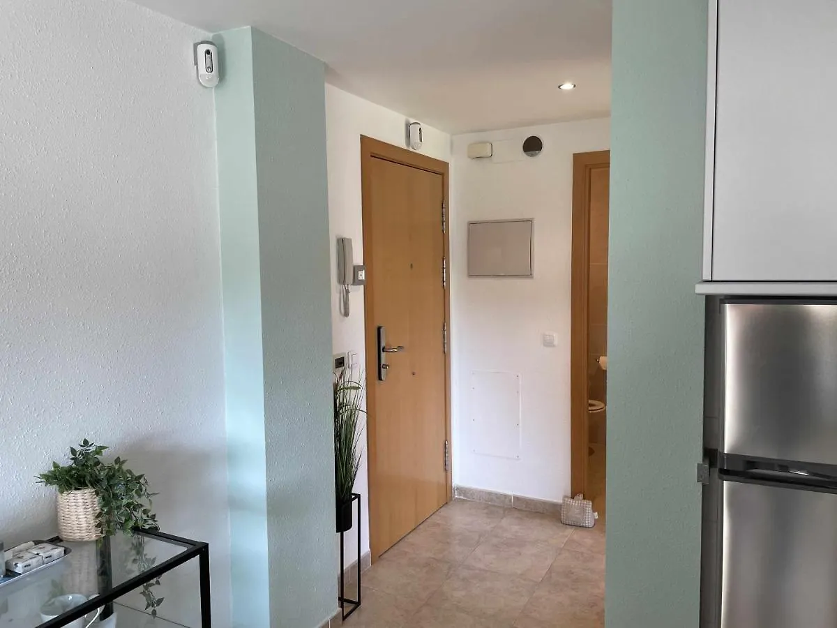 Solàrium con terraza a 5 minutos de la playa recientemente renovado Apartamento Girona 0*,  Espanha