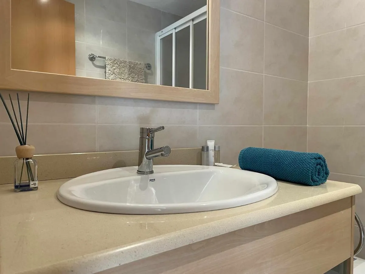 Solàrium con terraza a 5 minutos de la playa recientemente renovado Apartamento Girona