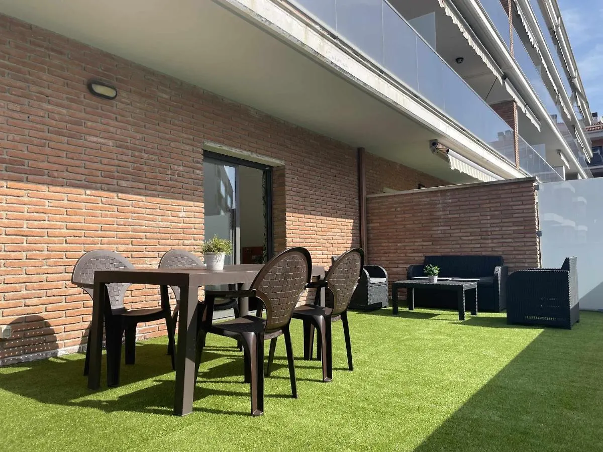 Solàrium con terraza a 5 minutos de la playa recientemente renovado Apartamento Girona