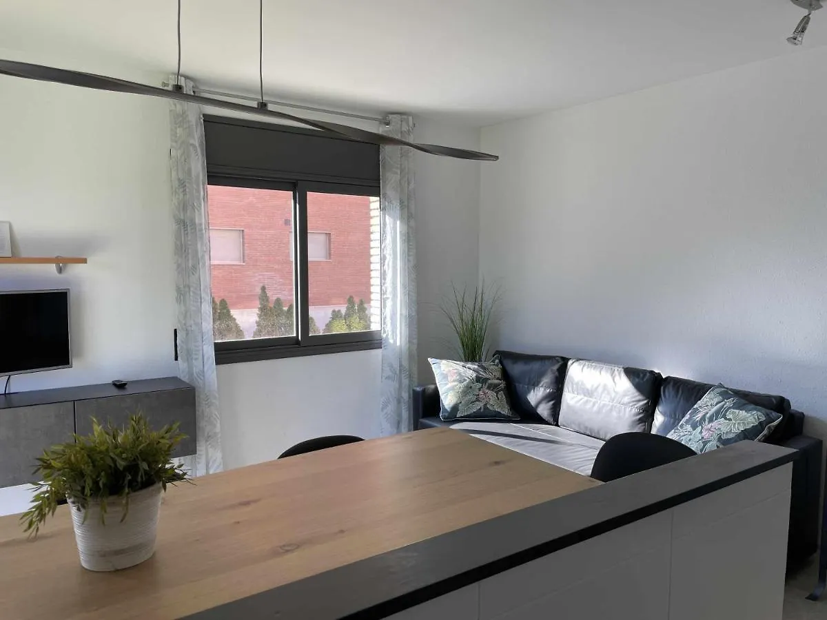 Apartamento Solàrium con terraza a 5 minutos de la playa recientemente renovado Gerona