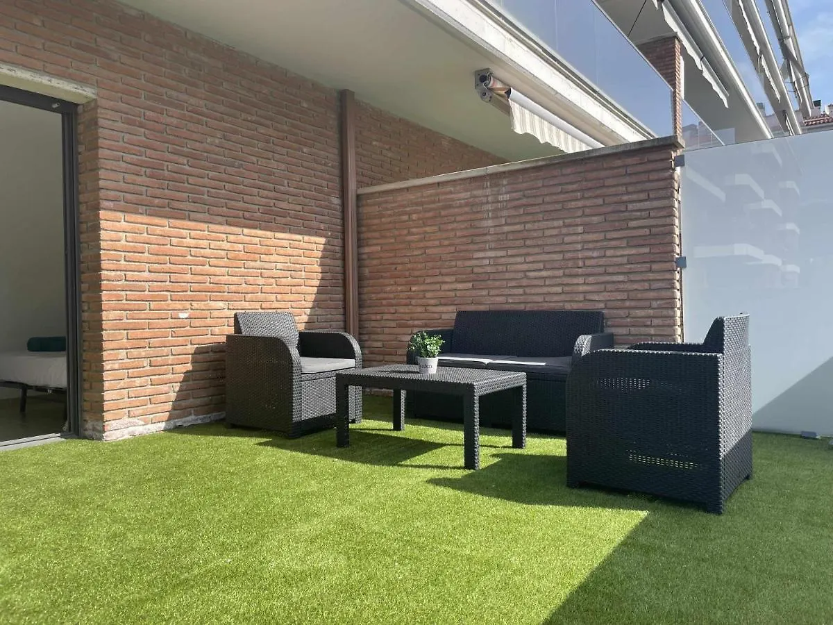 Apartamento Solàrium con terraza a 5 minutos de la playa recientemente renovado Gerona España